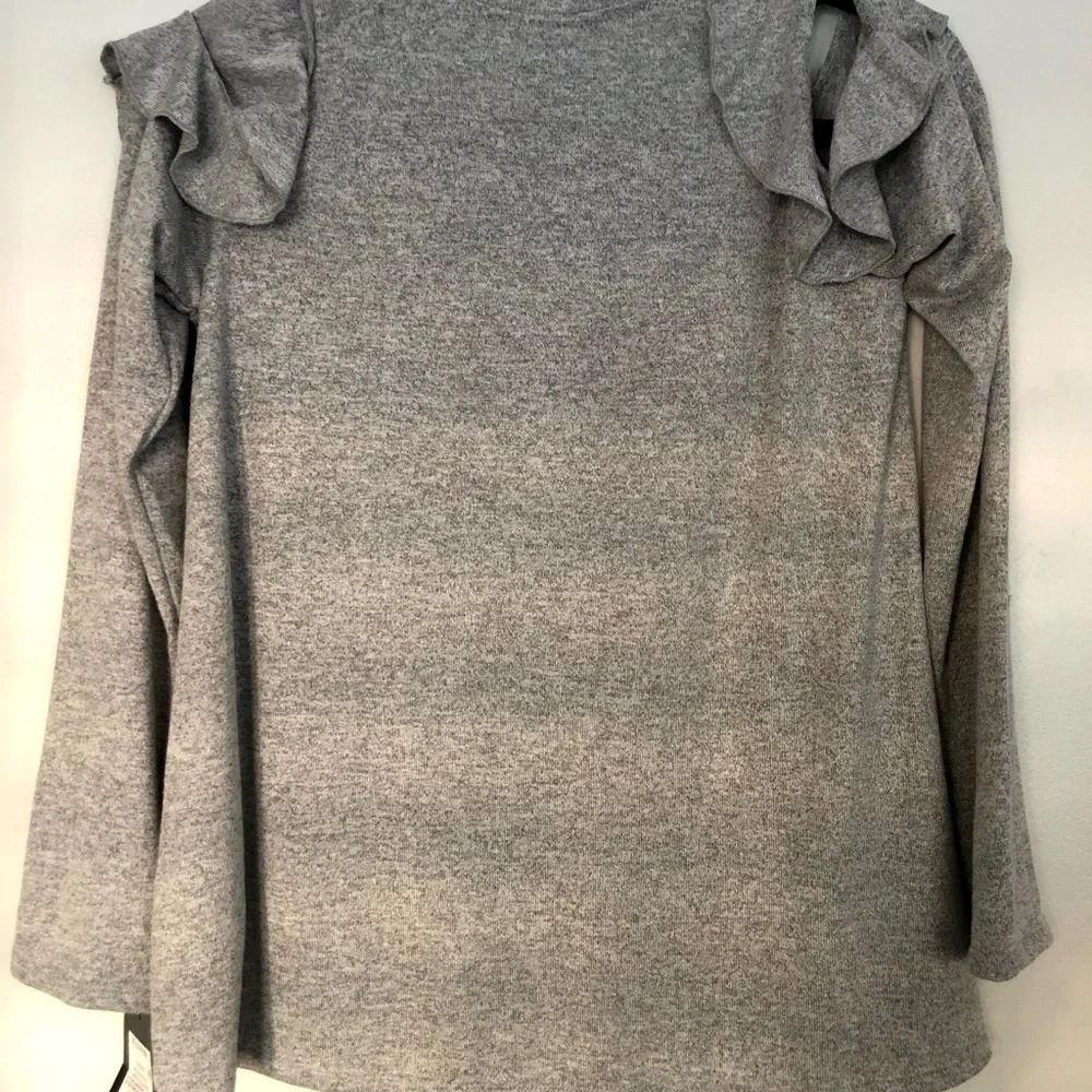 Art Class Girls XL Gray Cold Shoulder Ruffle Top
